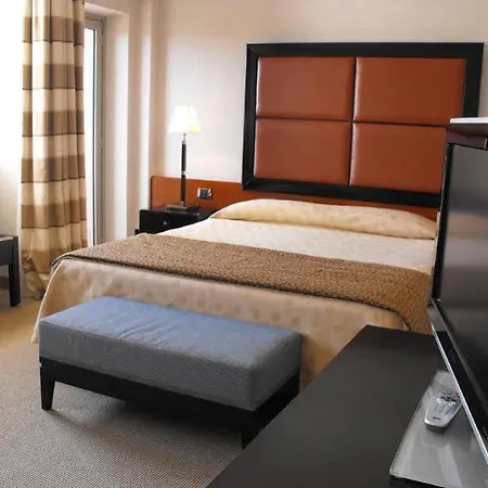 Ergife Palace فندق 4*